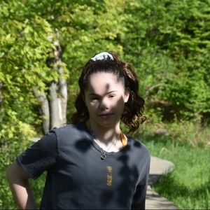 Meet your Posher, Holly